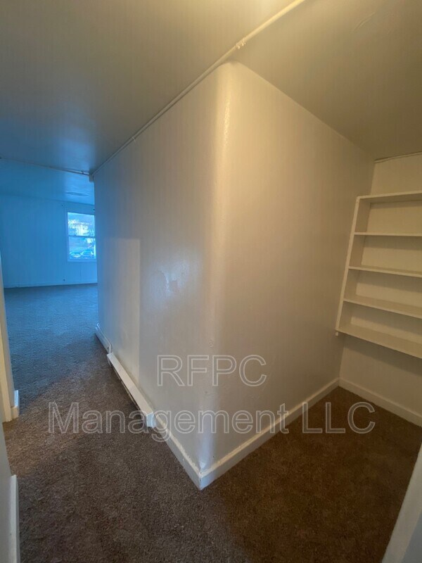 Building Photo - 209 College Ave