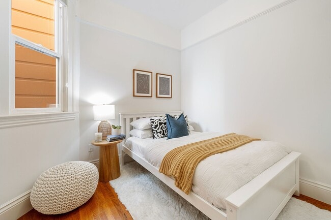 Building Photo - Bernal Heights: Remodeled Unfurnished Top Floor Condo w/ Garage Parking & Shared Yard