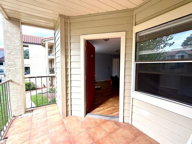 Building Photo - Two  bedroom and two bathroom condo with lakeview balcony
