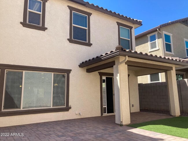 Building Photo - 843 S Swallow Ln