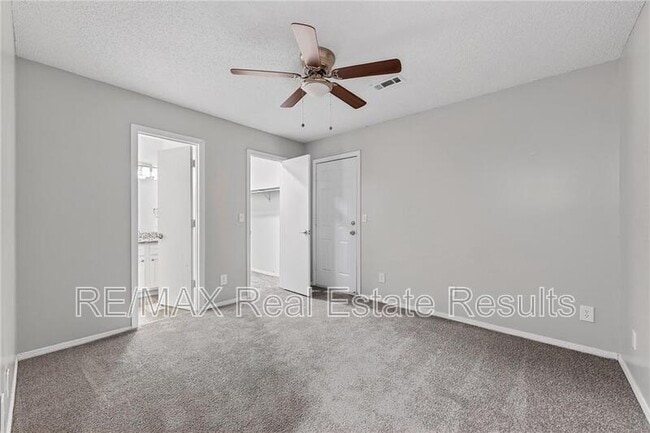 Building Photo - 4418 Acoma St