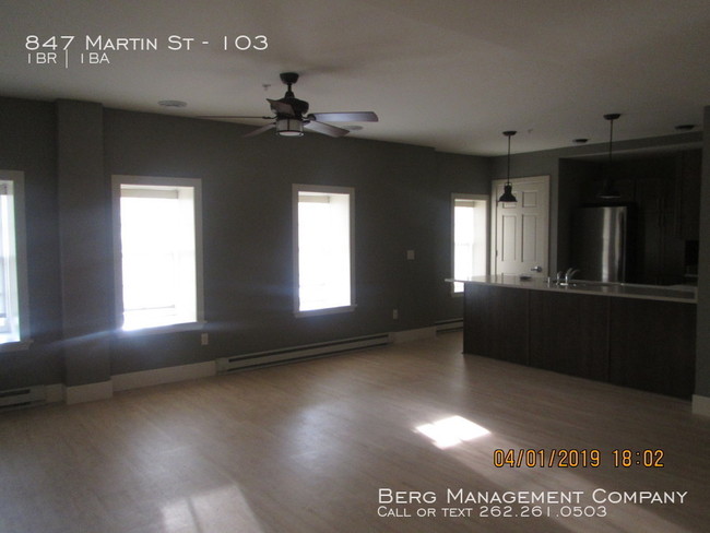 Building Photo - 847 Martin St