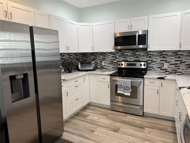 Building Photo - 3304 Lisa Ln