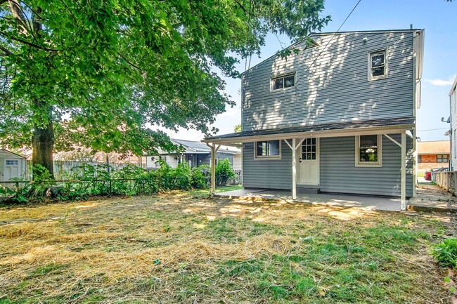 Building Photo - Coming Soon - Charming 3 Bedroom, 1.5 Bath...