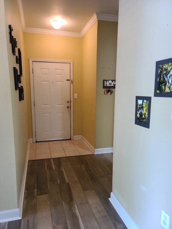 Building Photo - 1Bridle Bridle Club Dr