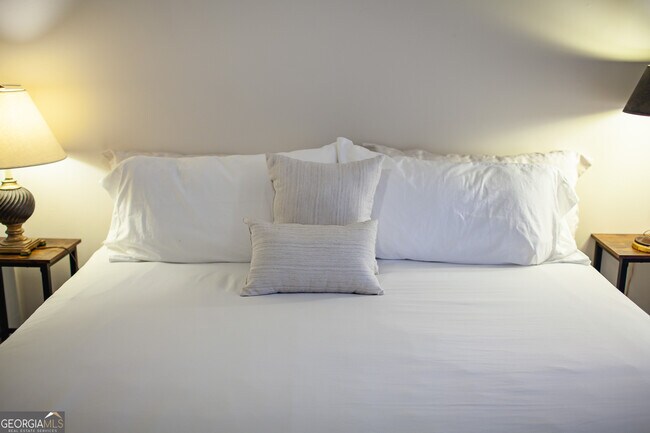 Building Photo - 161 Calhoun Rd