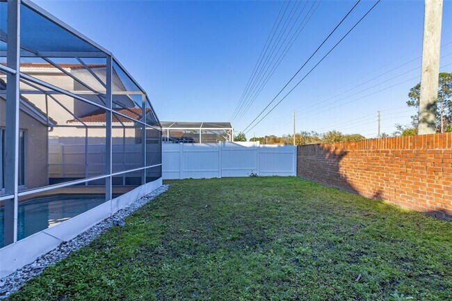 Building Photo - 2299 Santa Lucia St