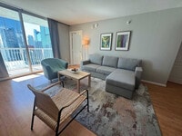 Building Photo - 1 SE 12th St