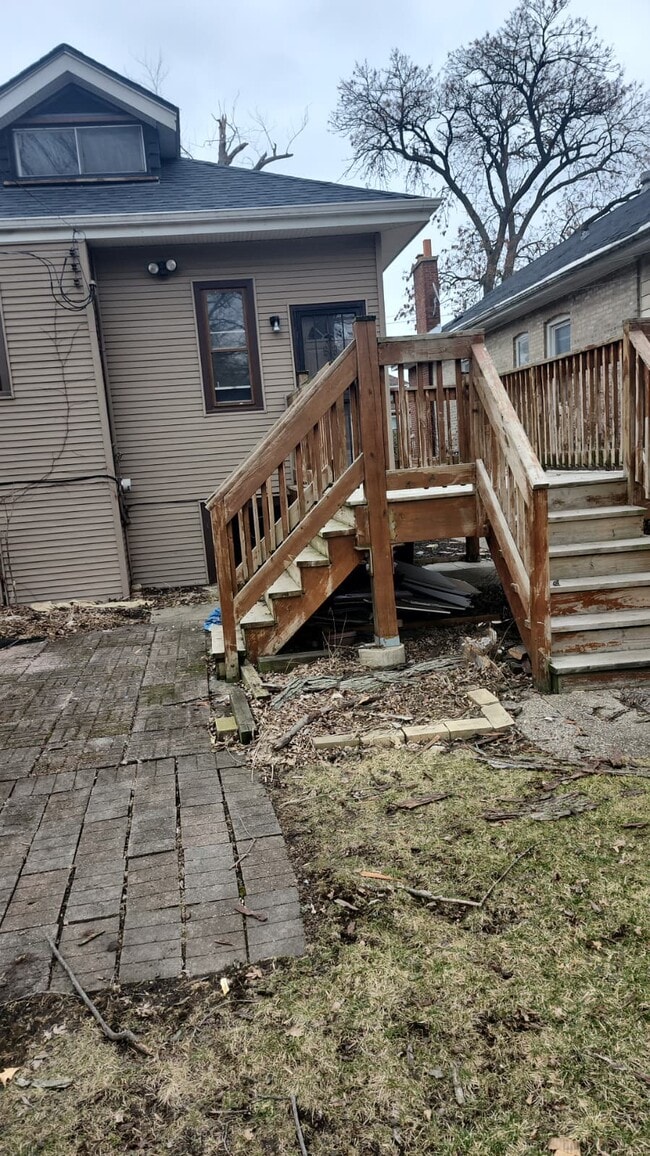 Building Photo - 11634 S Hale Ave