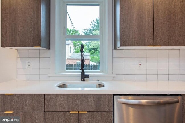 Building Photo - 2120 Ellsworth St