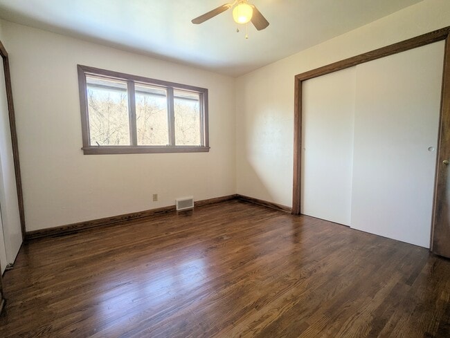 Building Photo - 117 Edna Rd