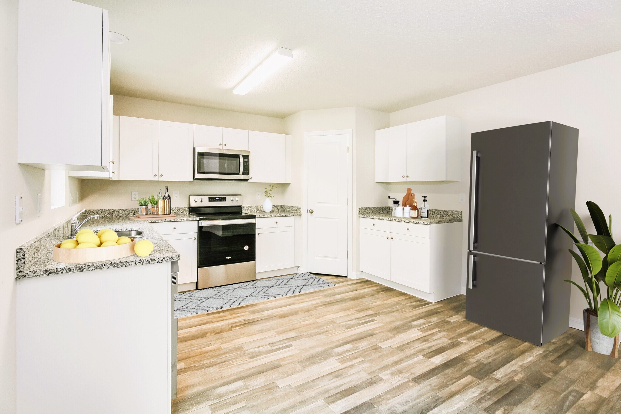 Building Photo - 2922 W Higgins Pl