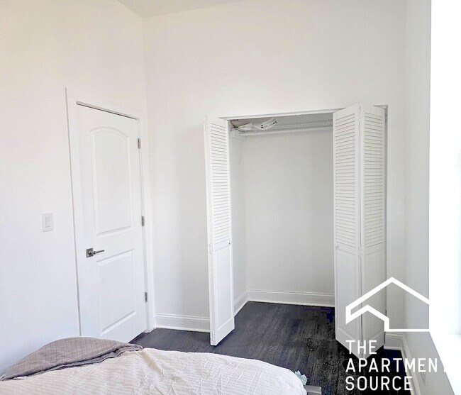 Building Photo - 2937 W Jackson Blvd