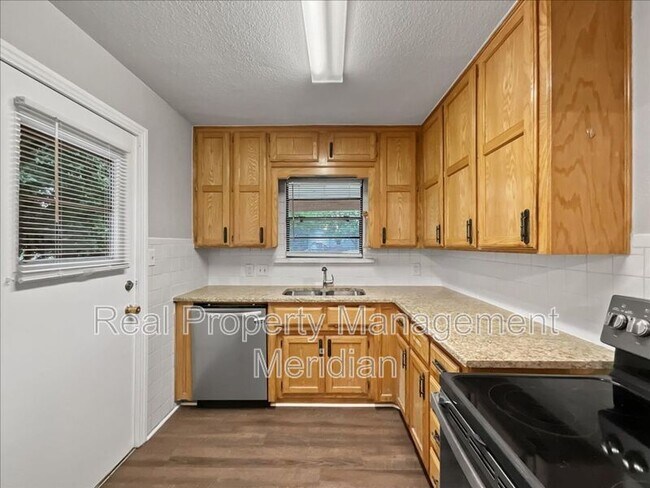 Building Photo - 4929 Donnelly Ave