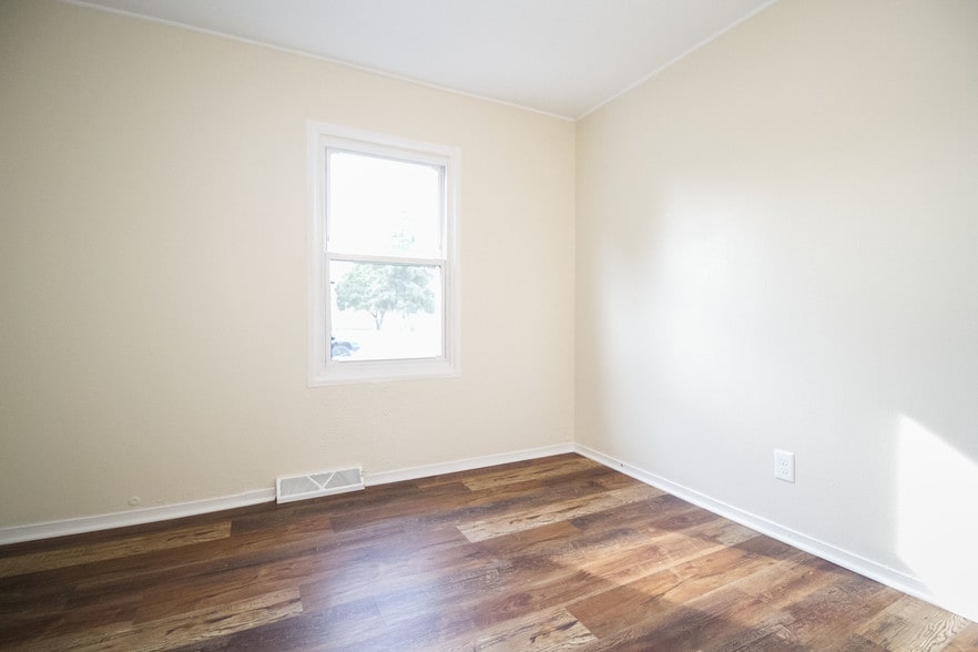 Building Photo - 622 Whitlock Ave