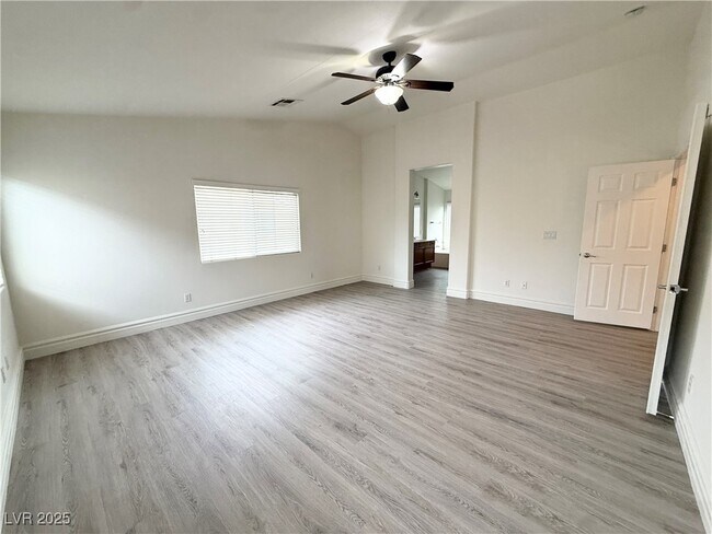 Building Photo - 9748 Waukegan Ave