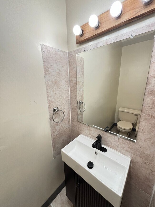 Building Photo - 3 bedroom Home for rent - Allentown