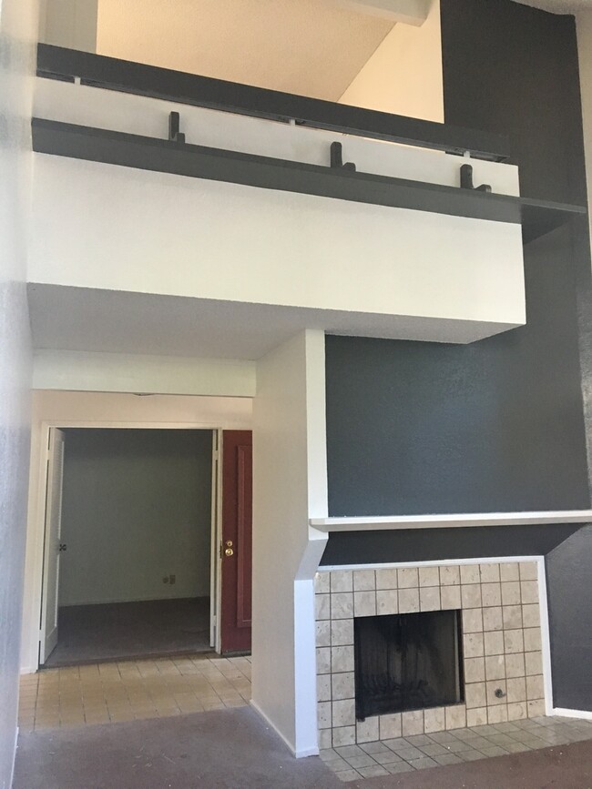 Building Photo - Quaint 2 Story Condo in Pleasanton
