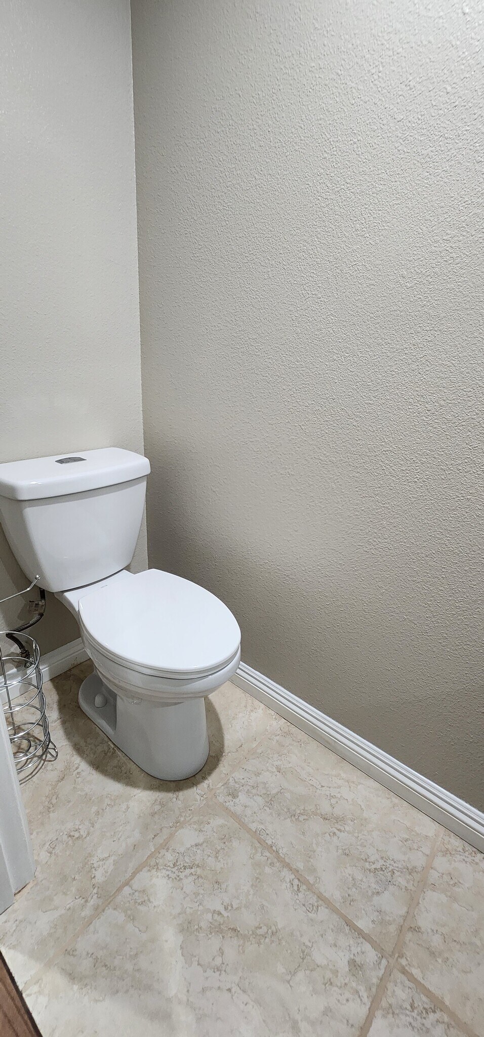 Building Photo - 10405 Anzac Ave