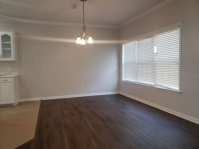 Building Photo - Windsor Trace Subdivision!