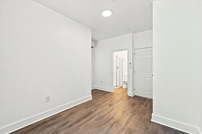 Building Photo - 3049 N Stillman St