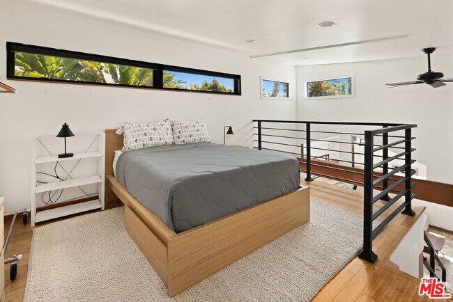 Building Photo - 1089 Palms Blvd