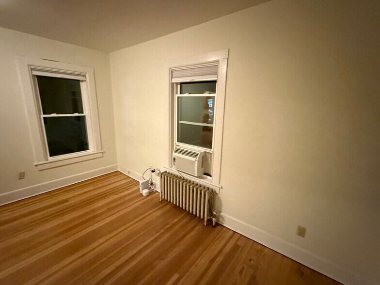 Living Room - 274 Prospect St