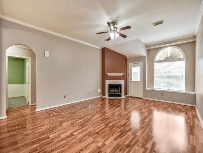 Building Photo - 15118 Red Cedar Cove Ln
