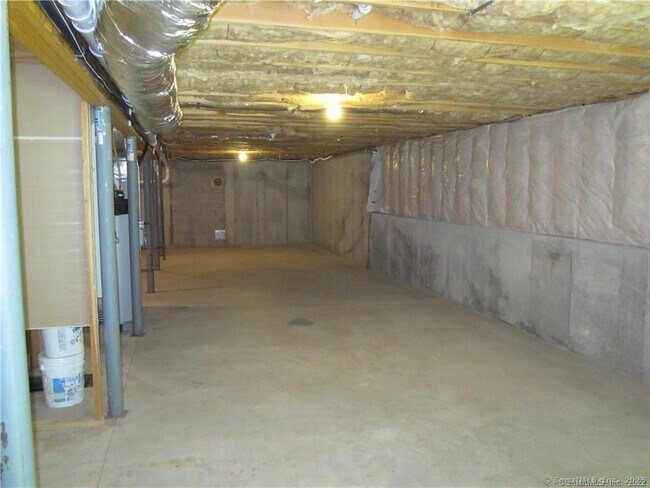 Building Photo - 143 Neck Rd