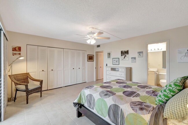 Building Photo - 4050 Cornwall C