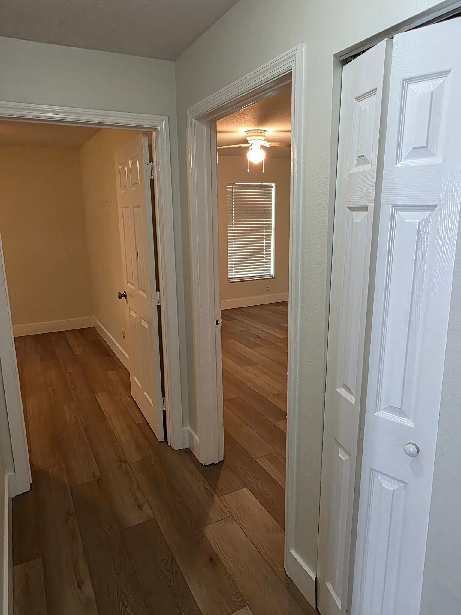 Building Photo - 512 13th Pl