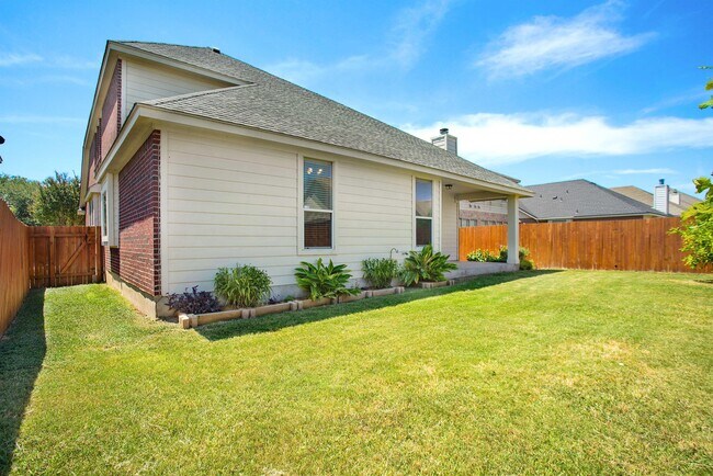 Building Photo - 2824 Mission Tejas Dr