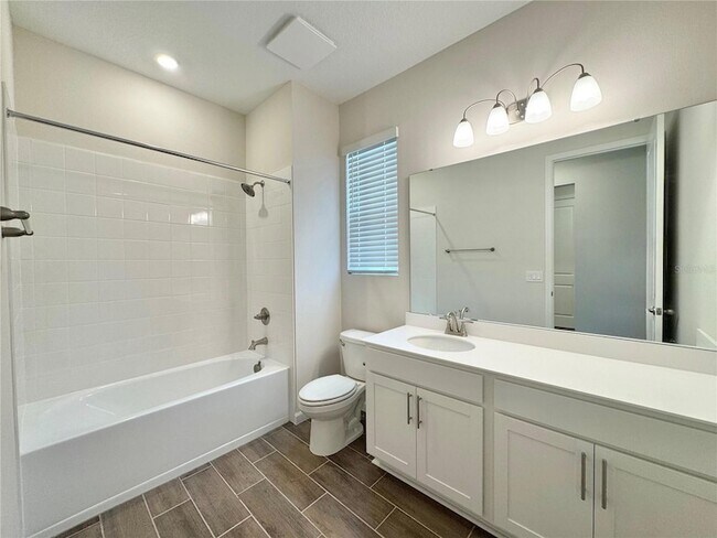 Building Photo - 656 Hennepin Lp