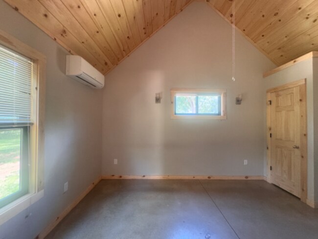 Building Photo - 35 Tiny Time Ln