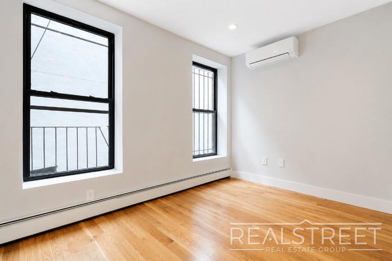 Building Photo - 1Bed + office Bed in BedStuy