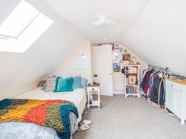 Building Photo - 123 Willow St