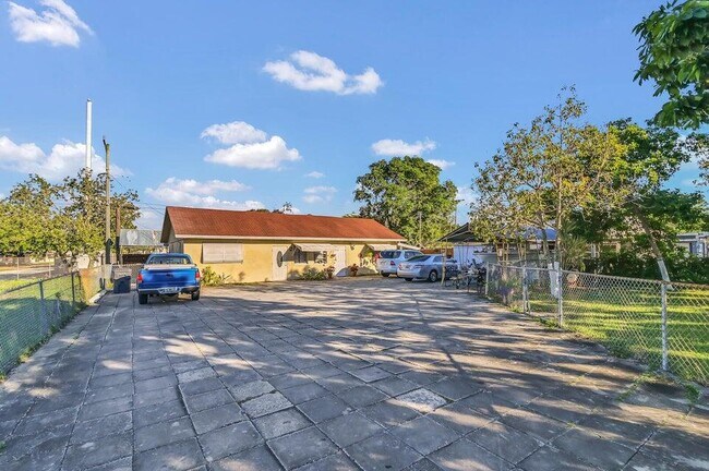 Primary Photo - 2374 Sunrise Dr