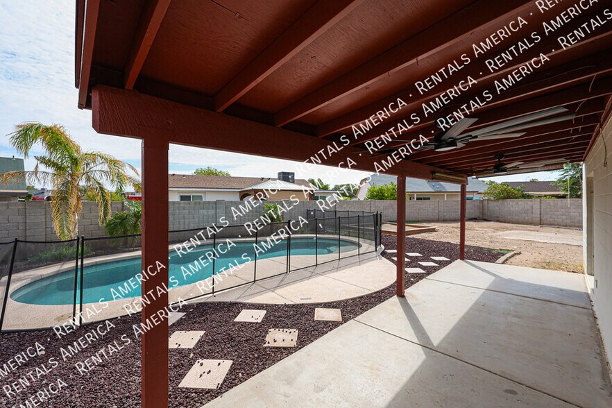 Building Photo - 6631 N 84th Dr