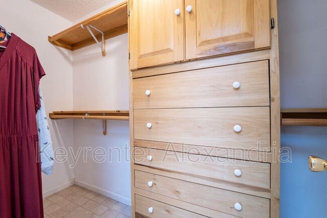 Building Photo - 13183 Oak Farm Dr