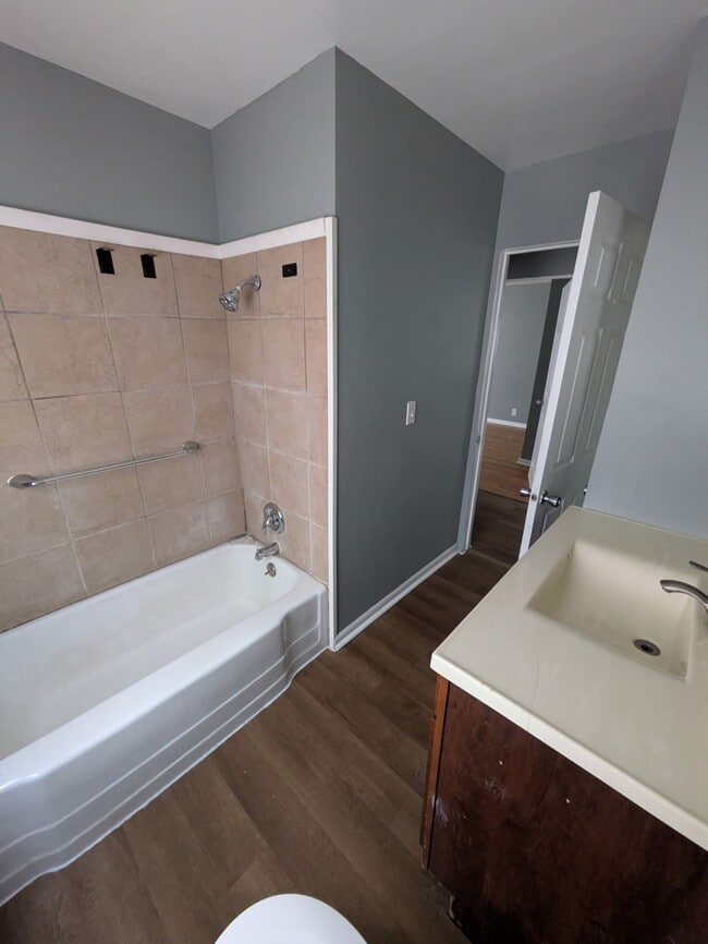 Building Photo - 4405 Silvis Rd