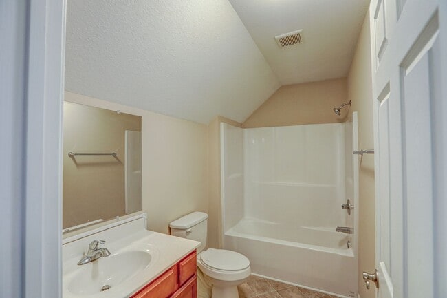 Building Photo - 2108 Pleasant View Dr