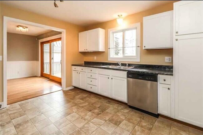 Building Photo - 43 W Craig Hill Dr