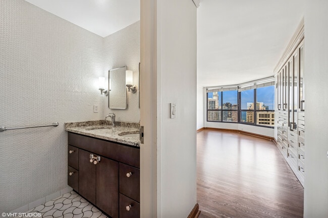 Building Photo - 405 N Wabash Ave