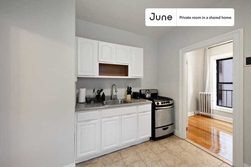 Building Photo - Room in Shared 4 bed/1 bath home