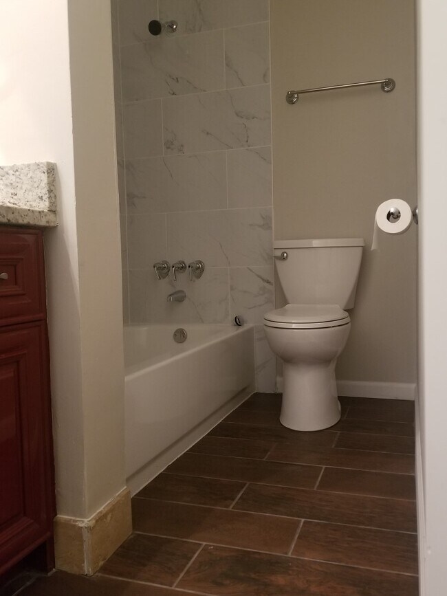 Building Photo - 872 Winesap Ct