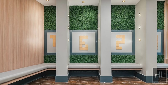 Building Photo - NEW YORK AVENUE