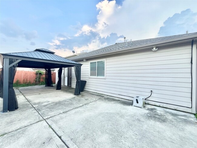 Building Photo - 10803 Marigold Glen Way