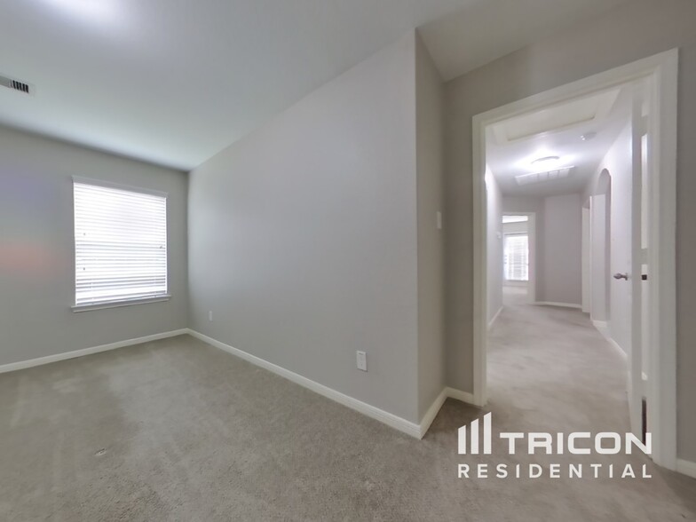Building Photo - 612 Totem Trail Dr