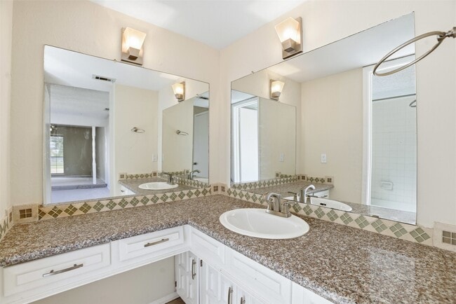 Building Photo - 3918 Wintergreen Dr