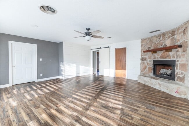 Building Photo - 6720 Lancaster Dr